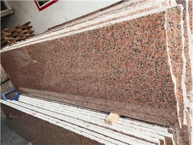 Javorova crvena granitna ploča